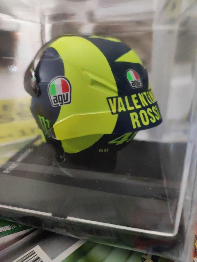Casco de valentino Rossi, escala 1/5.