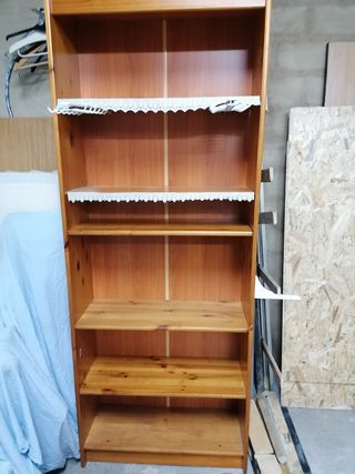 2 Estanterías madera. Muy bien cuidadas.