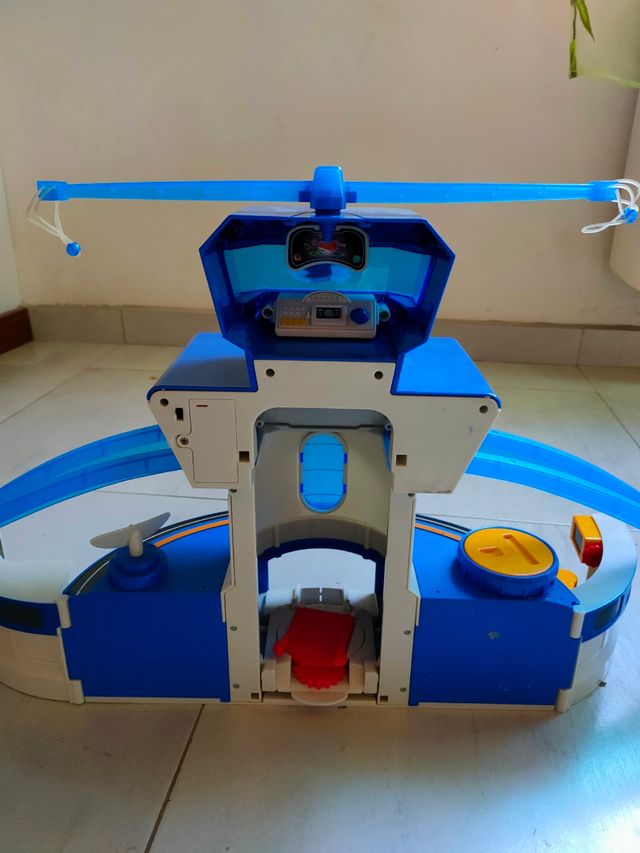 Torre de control más muñecos Super Wings