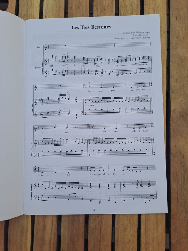 Partituras: Cantem amb les tres bessones.