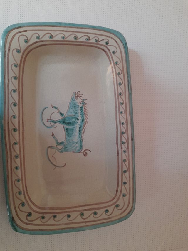 Bandeja de cerámica pintada a mano