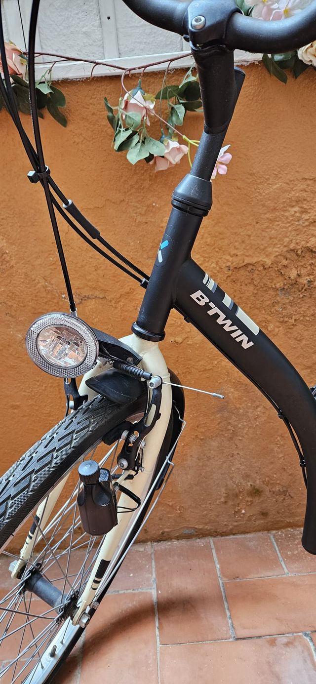 Bicicleta BTWIN de paseo como nueva