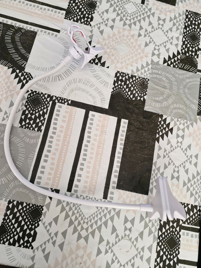 Brazo soporte para móvil