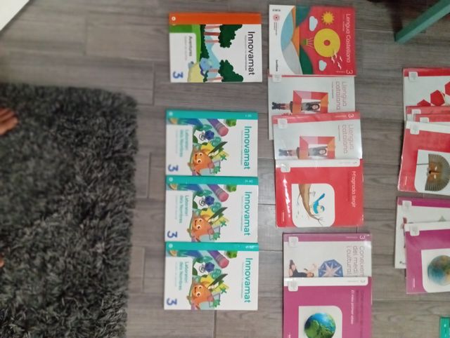 Libros de 3 y 4 de Santillana Cataluña