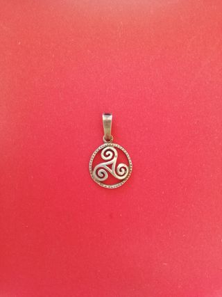 Colgante plata triskel
