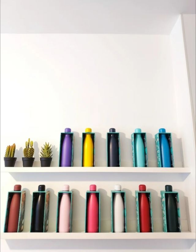 Botella térmica de acero inoxidable personalizada.