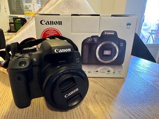 Canon EOS 750D