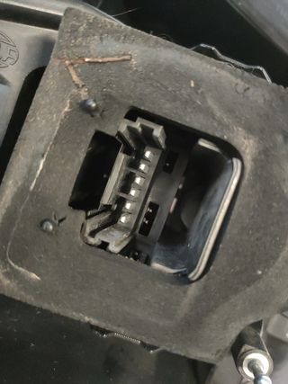 ✅PILOTO TRASERO DERECHO RENAULT SCENIC 2