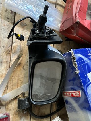 Retrovisor derecho peugeot 307