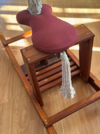 Caballito de madera hecho a mano