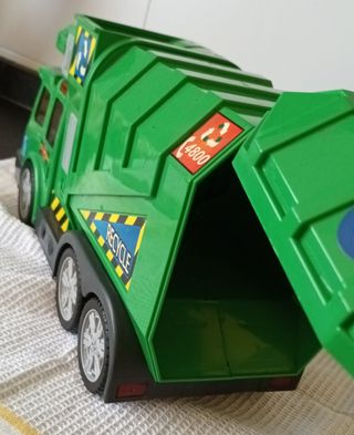 Camión de la basura.