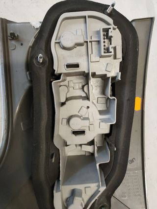 ✅PILOTO TRASERO IZQUIERDO TOYOTA COROLLA