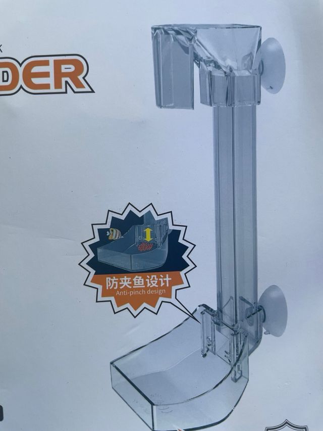 Alimentador peces de acuario