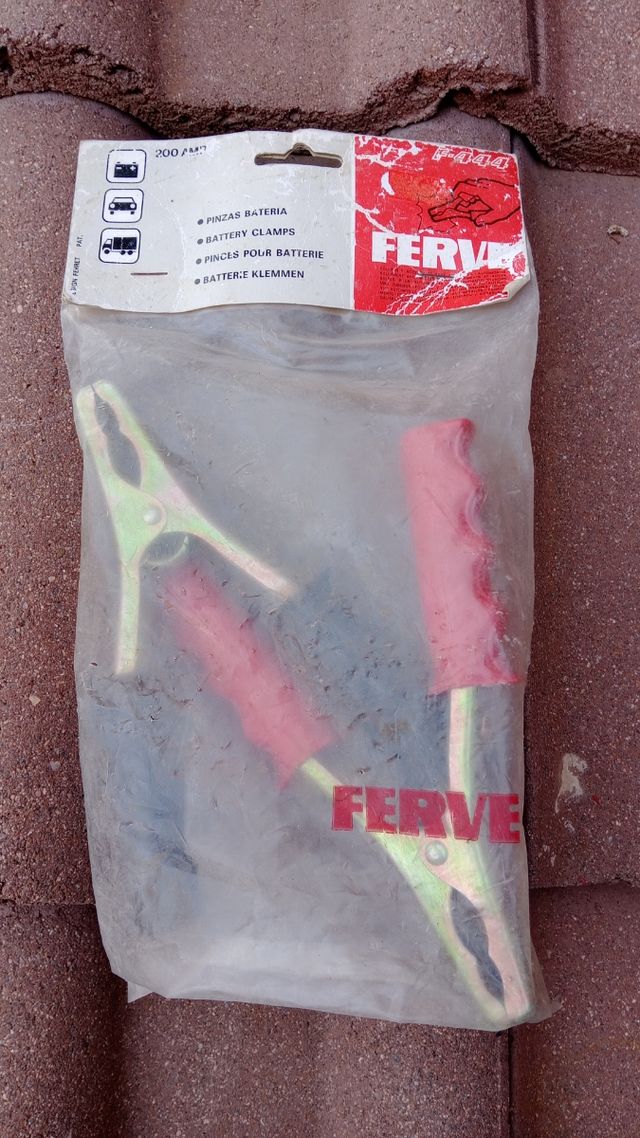 Pinzas bateria vehículos nuevas sin abrir