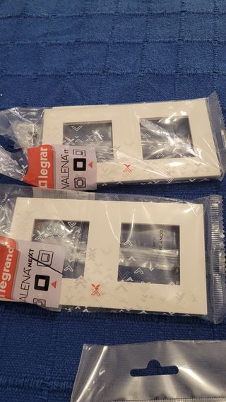 Conmutador+ enchufes+ embellecedor