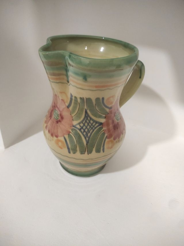 Jarra cerámica preciosa