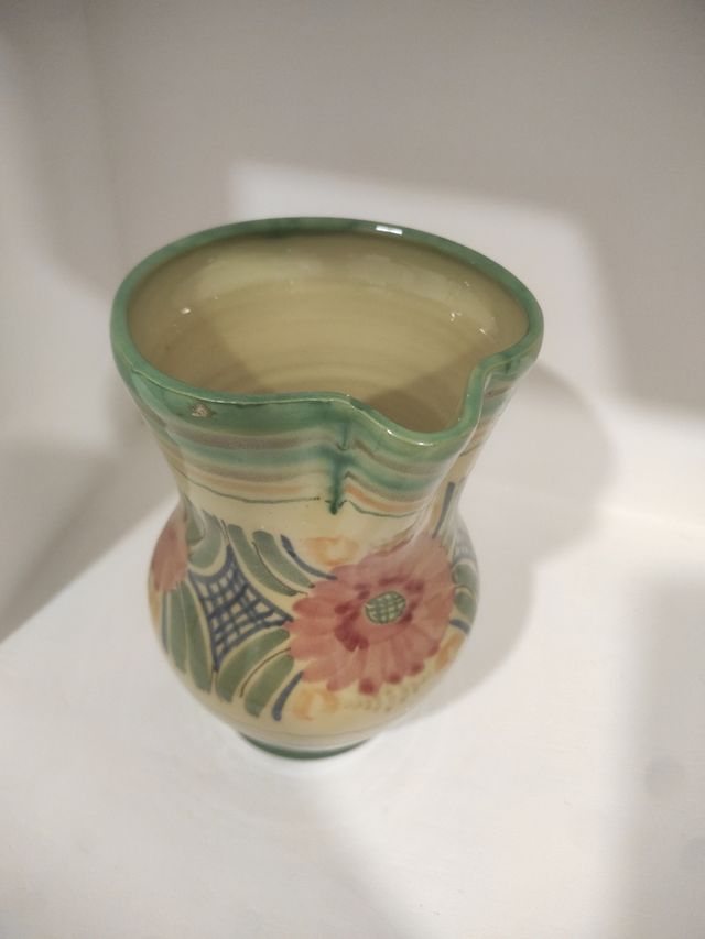 Jarra cerámica preciosa