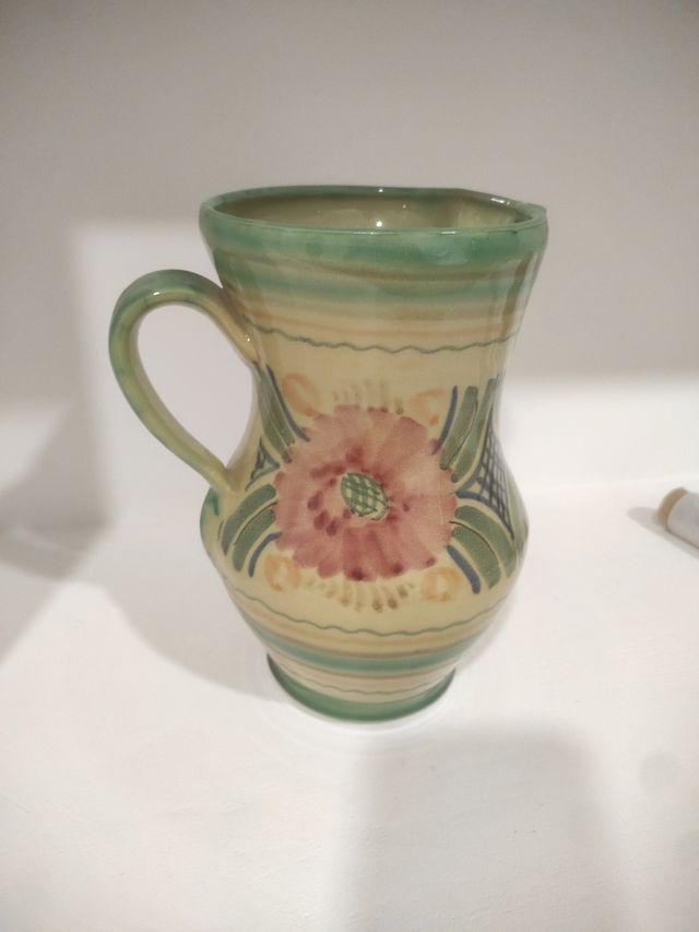 Jarra cerámica preciosa