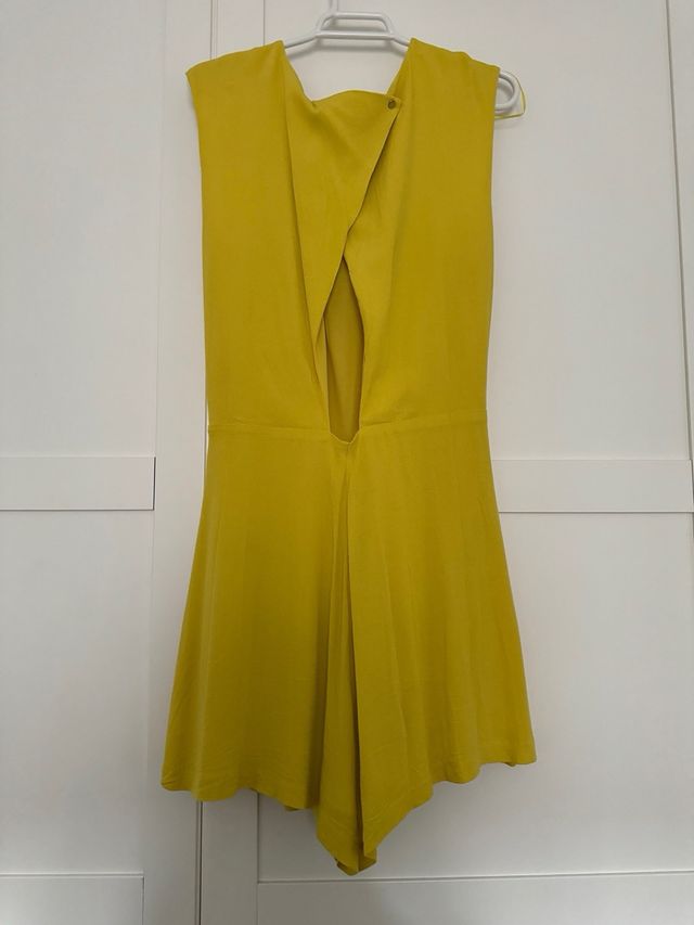 Mono corto amarillo Zara