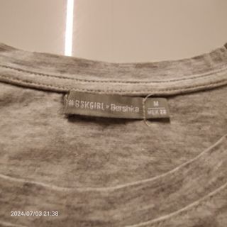 T-shirt Bershka taglia M 