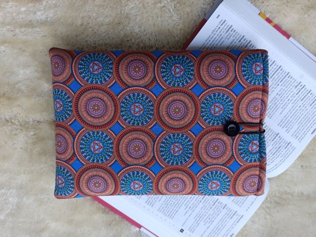 Funda literaria mandalas