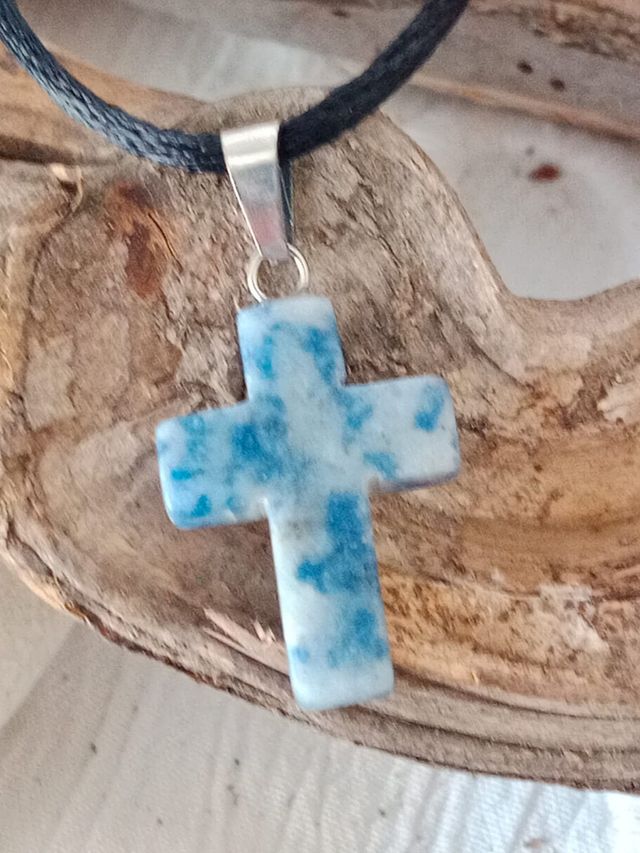 Colgantes varios minerales cruz