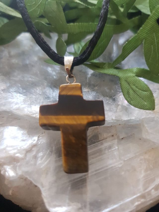 Colgantes varios minerales cruz