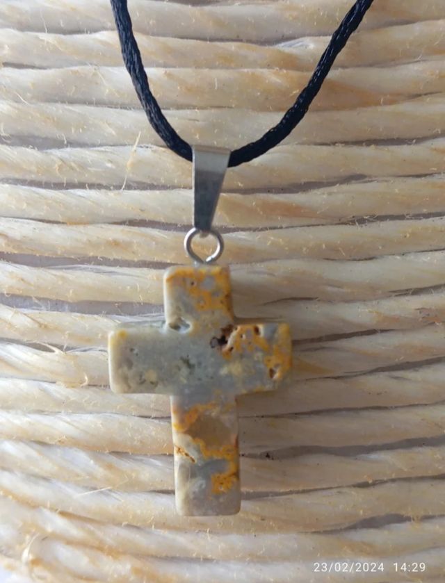 Colgantes varios minerales cruz