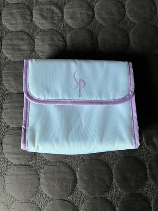 Beauty case da viaggio bianco e lilla