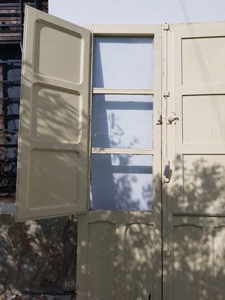 Puerta de madera con postigo 2 unidades