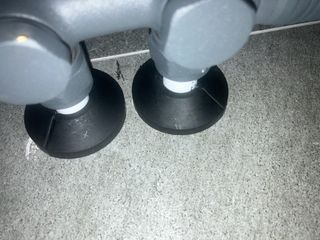 Rosetta copritubo termosifone o termoarredo nero