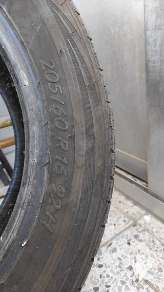1 Neumatico 205 60 R16" 92H