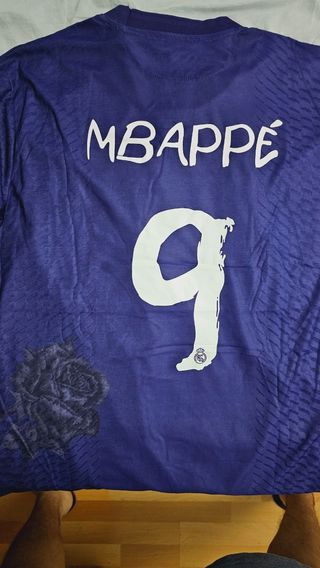 Talla L Camiseta Real Madrid morada