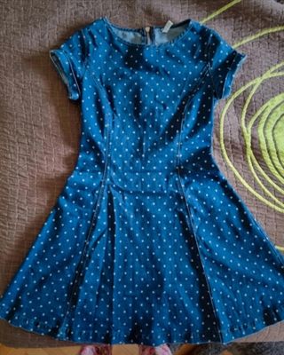 Vestido mini vaquero de Stradivarius 