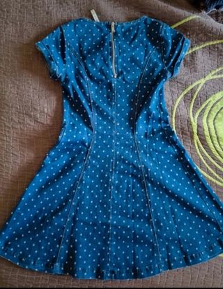 Vestido mini vaquero de Stradivarius 