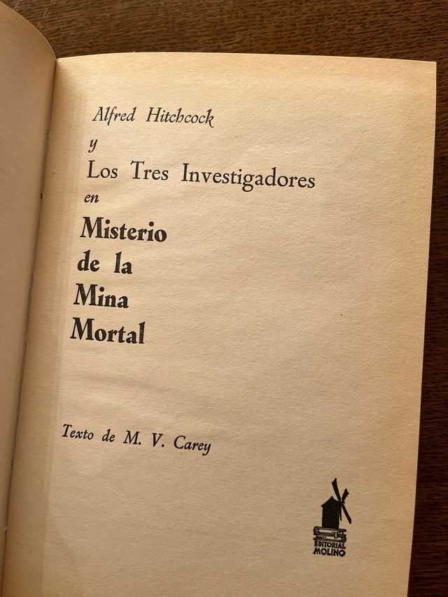 Alfred Hitchcock У en Misterio de la Mina Mortal