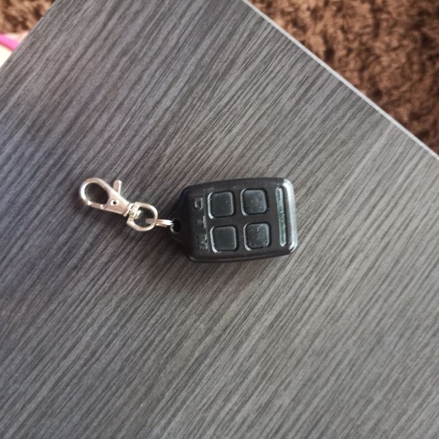 Mando para puertas de pilas