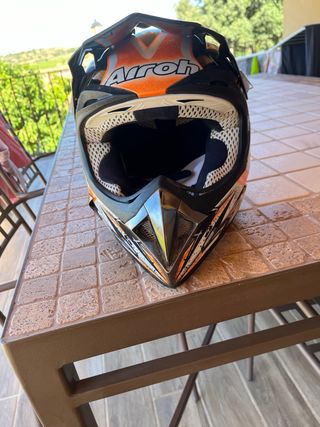 Casco de motocross airoh