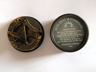 Bussola: riproduzione sun dial compass Londra