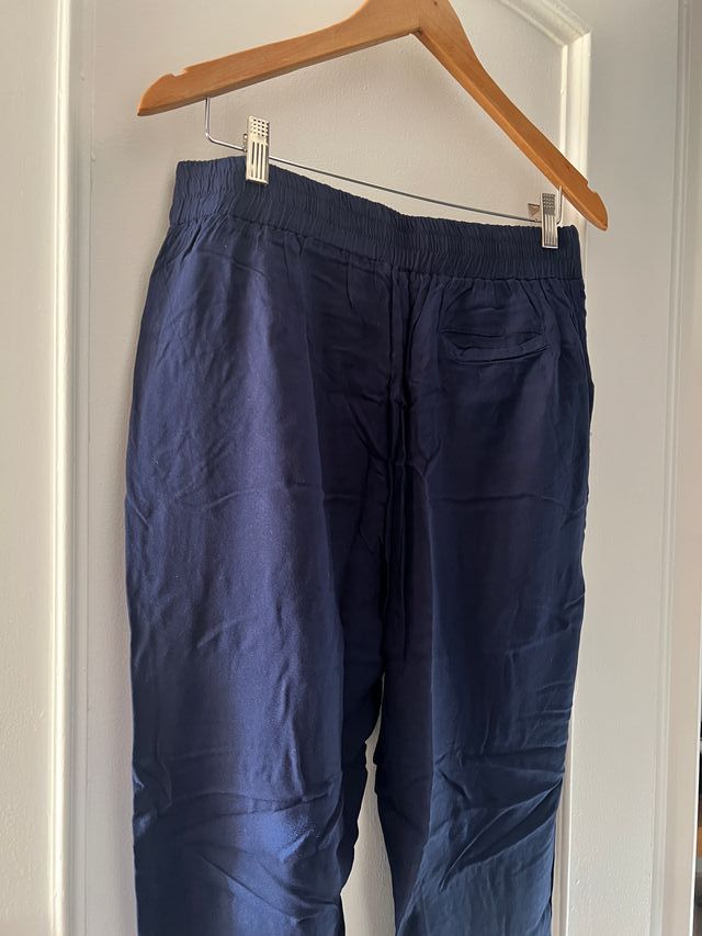 Pantalón azul marino harem Forever 21