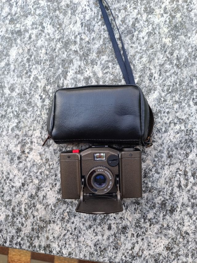 Fotocamera russa compatta Kiev Korsar 35