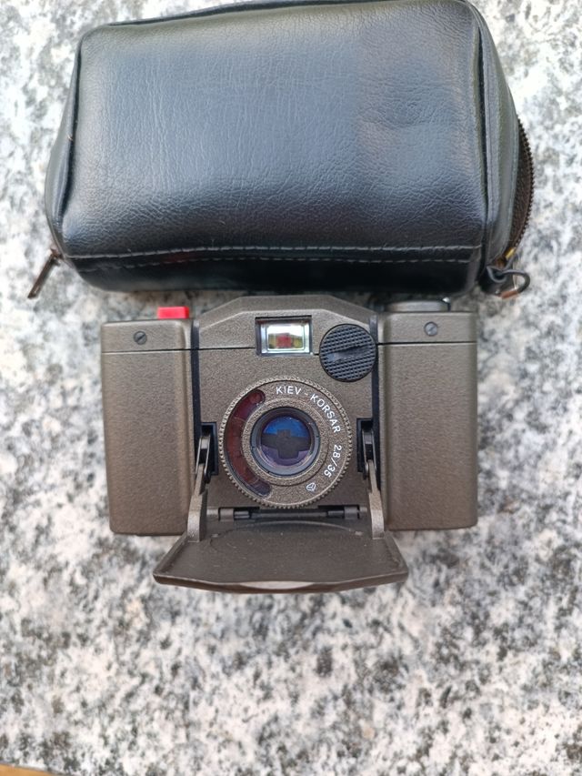 Fotocamera russa compatta Kiev Korsar 35