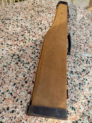 Antigua funda dura de arma escopeta o fusil