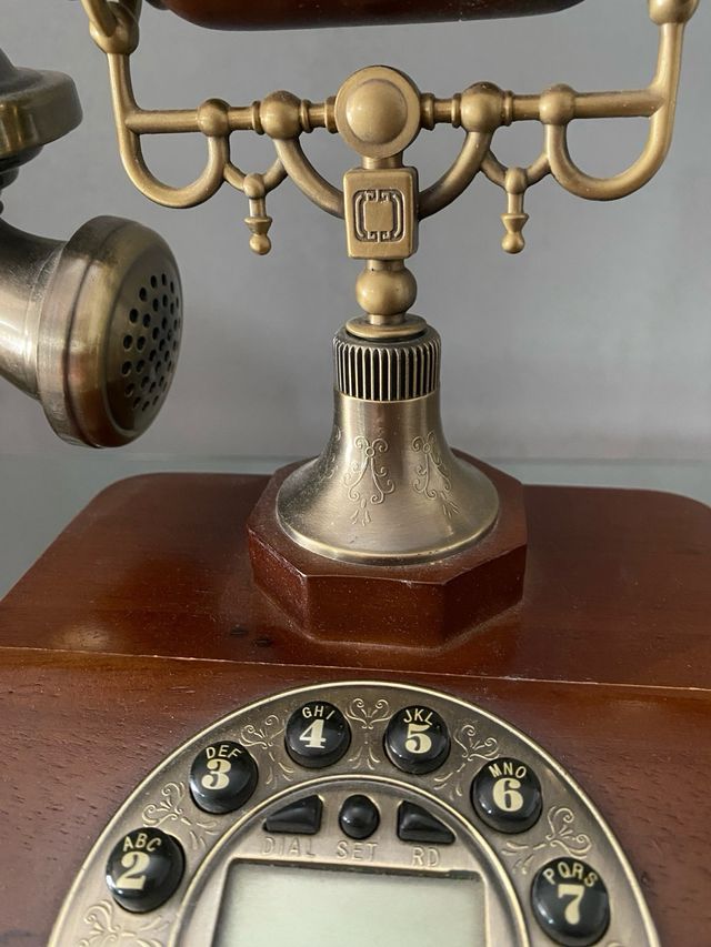 Telefono madera
