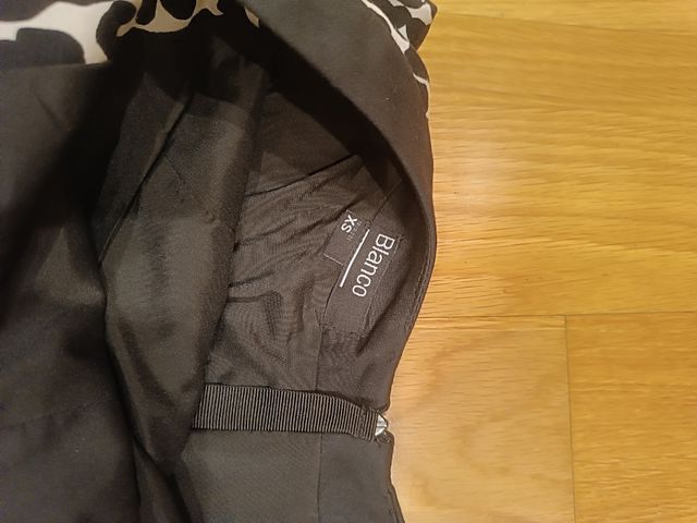 Vestido manchas beige y negro