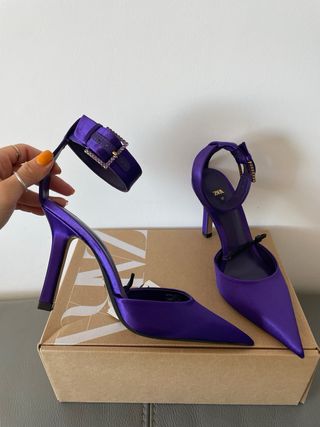 Tacones lilaa Zara