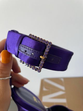 Tacones lilaa Zara