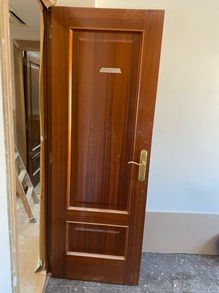 Puertas madera maciza