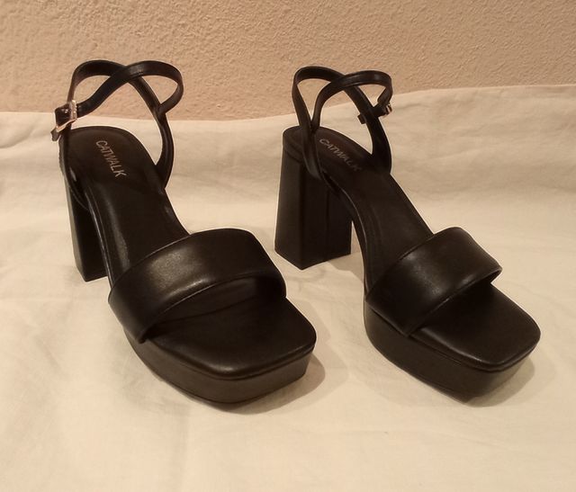 Sandalia plataforma negra