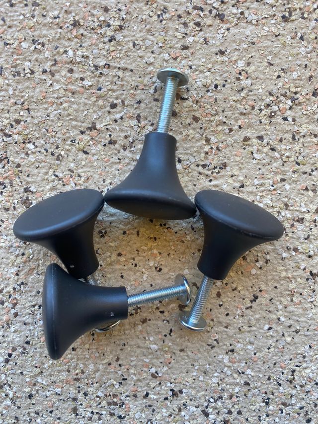 Manici neri: 12 pezzi.